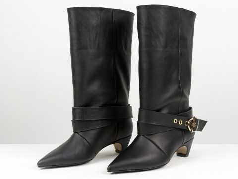 Эксклюзивные кожаные ботинки с отворотом и ремешком