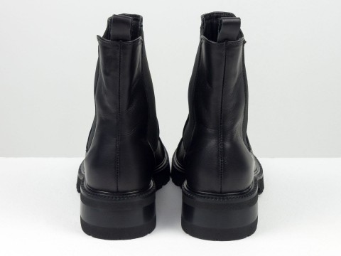 Дизайнерські укорочені черевики "челсі" з натуральної чорної шкіри з резинками на потовщеній підошві, Б-2324-01