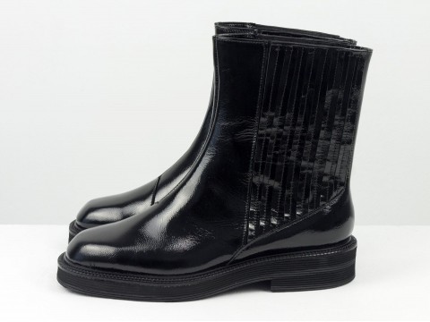Дизайнерские ботинки "челси" из натуральной лаковой черной кожи с резинкой на утолщенной подошве, Б-2329-01