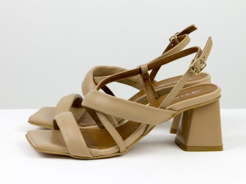 Дизайнерські туфлі на невисокому каблучці з натуральної італійської шкіри кольору капучино, С-2222-02