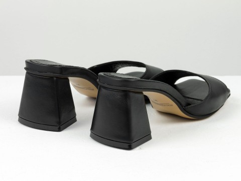 Дизайнерські шльопанці чорного кольору на обтяжних підборах з натуральної італійської шкіри, С-2216-02
