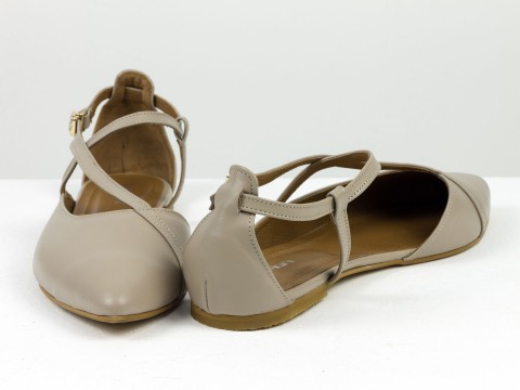 Жіночі бежеві туфлі на низькому ходу з натуральної шкіри з ремінцями та застібкою, С-2223-02