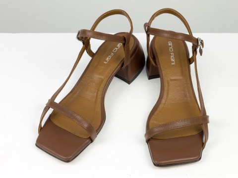 Дизайнерские коричневые босоножки на обтяжном каблуке  из натуральной итальянской кожи