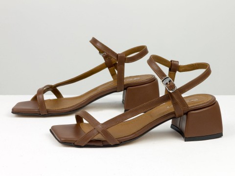 Дизайнерские коричневые босоножки на обтяжном каблуке  из натуральной итальянской кожи