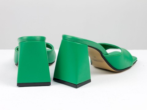 Дизайнерські шльопанці зеленого кольору "лайм" на обтяжних підборах з натуральної італійської шкіри, С-2217-01