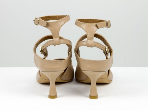 Дизайнерські туфлі на невисокому підборі "рюмочка" з натуральної італійської шкіри кольору капучіно, С-2215-01