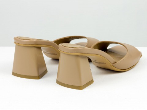 Дизайнерские шлепанцы цвета капучино  на обтяжном  каблуке из натуральной итальянской кожи, С-2216-01