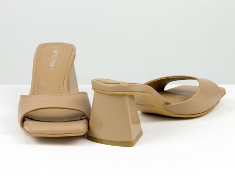 Дизайнерские шлепанцы цвета капучино  на обтяжном  каблуке из натуральной итальянской кожи, С-2216-01