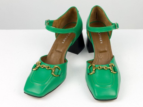 Дизайнерские босоножки на невысоком каблуке из натуральной итальянской кожи зеленого цвета "лайм" с золотой фурнитурой, С-2211-02