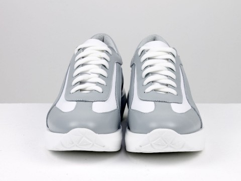 Кросівки монохромні з натуральної шкіри сірого та білого кольору на полегшеній підошві у колір верху, Т-2209-03