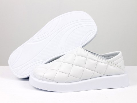 Жіночі білі туфлі з натуральної стьобаної шкіри на потовщеній білій підошві, Т-2157-03.